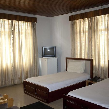 East Legon Guest Lodge Madina Kültér fotó