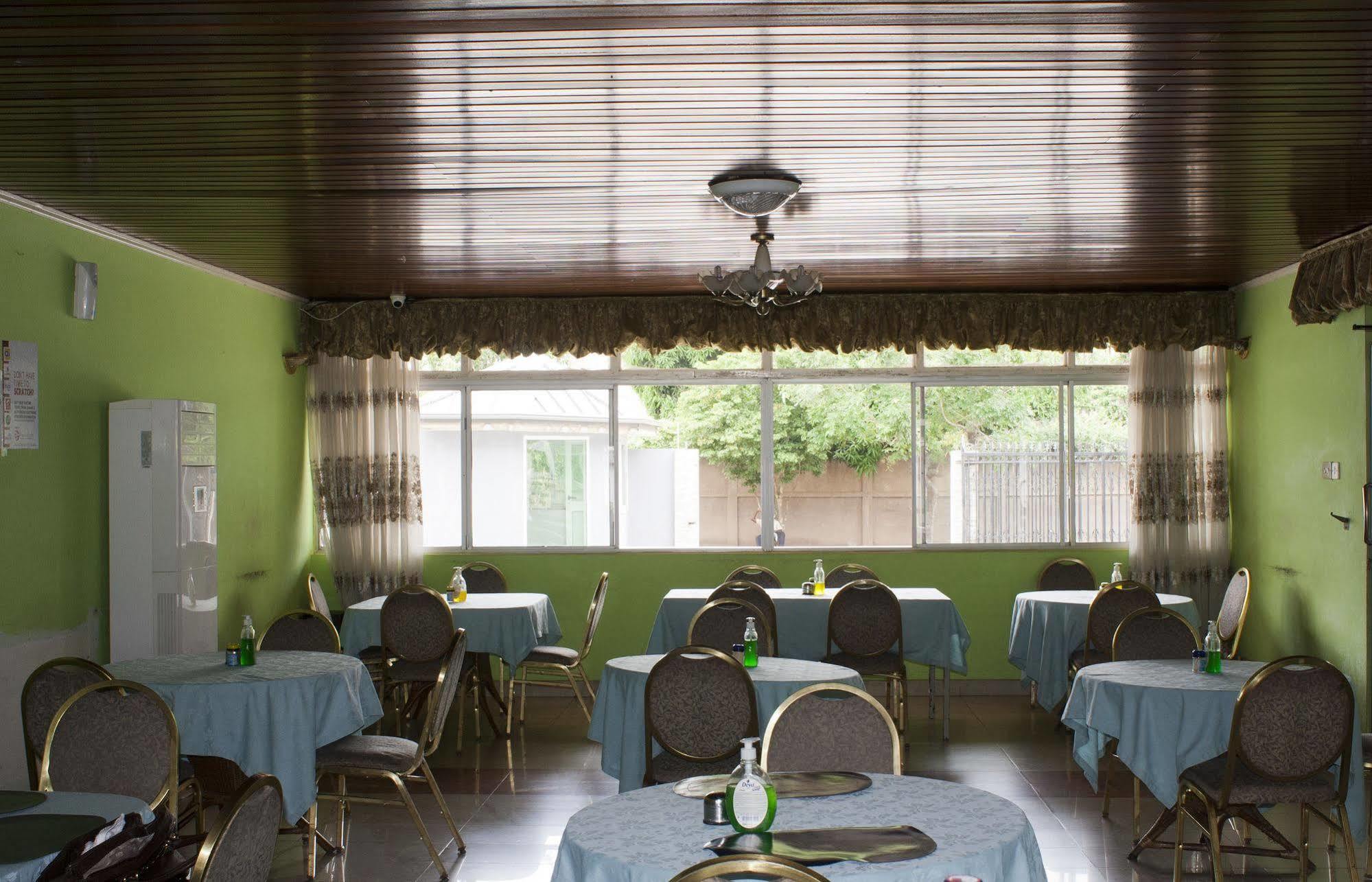 East Legon Guest Lodge Madina Kültér fotó